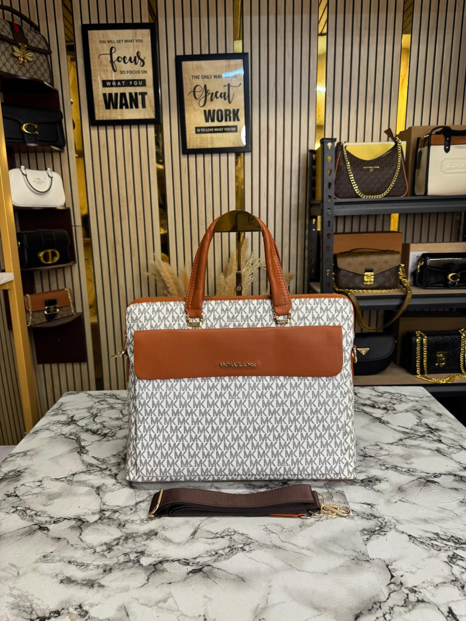 MICHAEL KORS LOGO LAPTOP BAG BEIGE BROWN