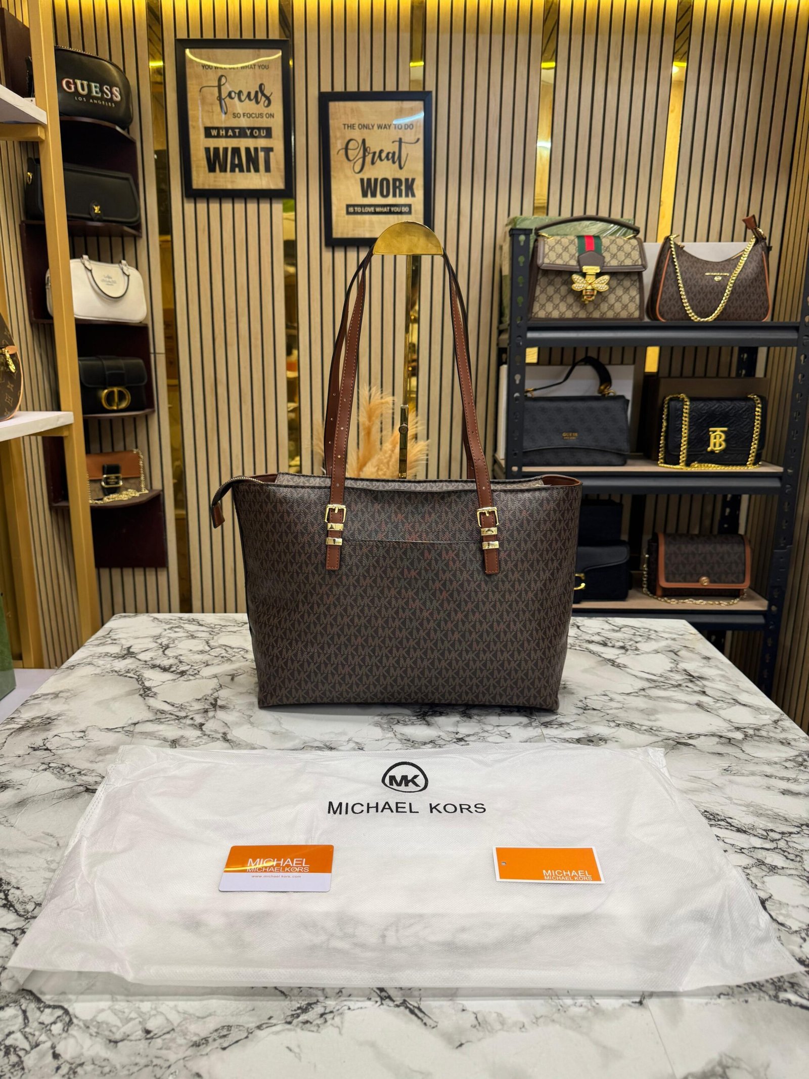 MICHAEL KORS JET SET TOTE BROWN